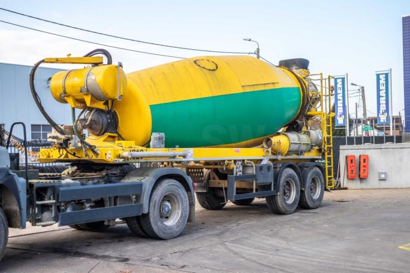 DE BUF BETON MIXER/MISCHER/MALAXEUR12M³ - Semi-remorque malaxeur: photos 1 DE BUF BETON MIXER/MISCHER/MALAXEUR12M³ - Semi-remorque malaxeur: photos 1