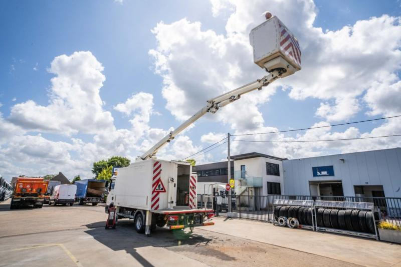 MAN TGL 12.180 BB - COMET 151 TAL - Camion avec nacelle: photos 5 MAN TGL 12.180 BB - COMET 151 TAL - Camion avec nacelle: photos 5