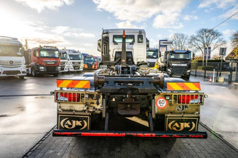 MAN TGS 33.470 BL - 64 456 KM - Camion ampliroll: photos 5 MAN TGS 33.470 BL - 64 456 KM - Camion ampliroll: photos 5