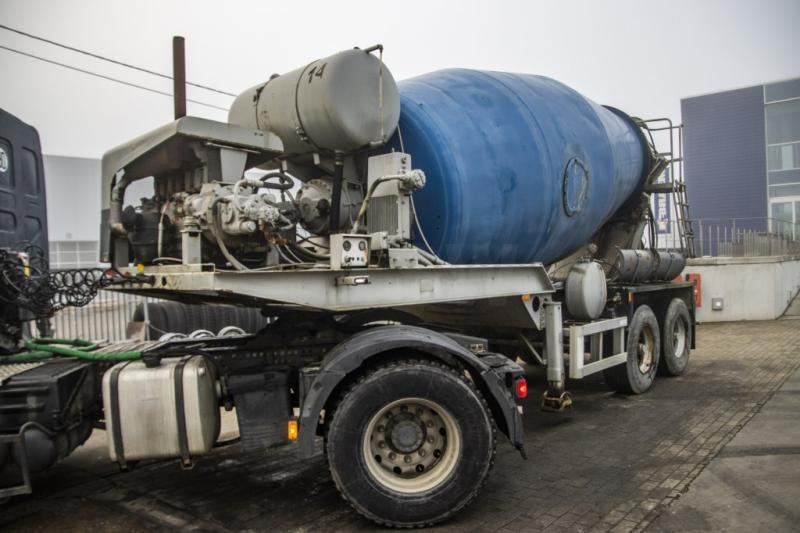 Mol BETON MIXER/MALAXEUR/MISCHER 12M3+MOTOR/MOTEUR - Semi-remorque malaxeur: photos 1 Mol BETON MIXER/MALAXEUR/MISCHER 12M3+MOTOR/MOTEUR - Semi-remorque malaxeur: photos 1