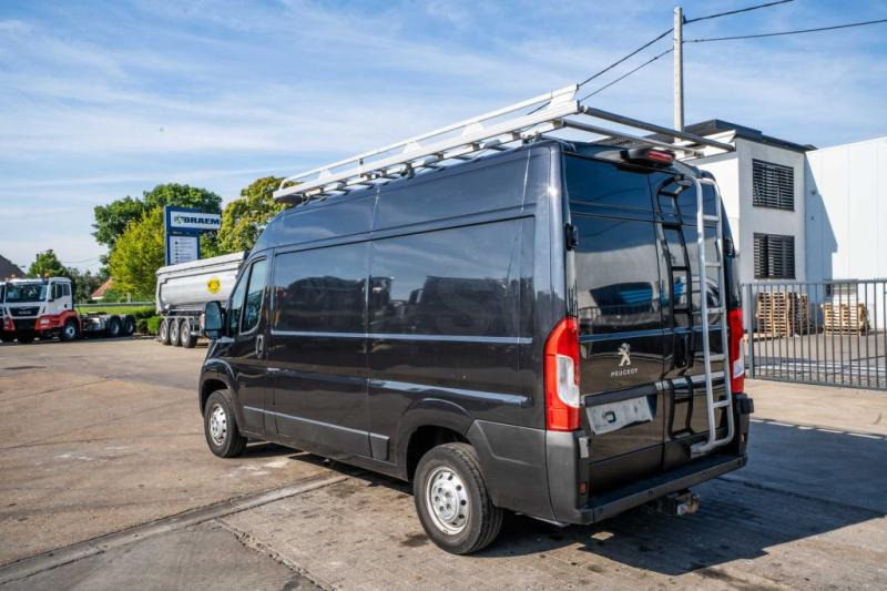 Peugeot BOXER 2.2 HDI - Fourgon utilitaire: photos 3 Peugeot BOXER 2.2 HDI - Fourgon utilitaire: photos 3