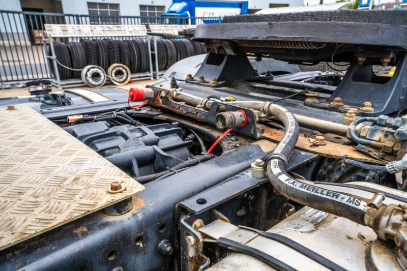 Tracteur routier MAN TGS 18.460 BLS 4X4 +KIPHYDR / (met Cardan): photos 9 Tracteur routier MAN TGS 18.460 BLS 4X4 +KIPHYDR / (met Cardan): photos 9