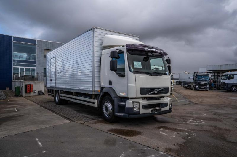 Volvo FL 260 (19t) +DHOLLANDIA 2T. - Camion fourgon: photos 2 Volvo FL 260 (19t) +DHOLLANDIA 2T. - Camion fourgon: photos 2