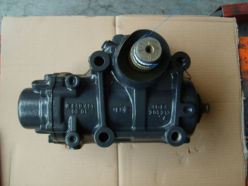 Mercedes-Benz LS8 A6464602000/70 / 646460200/6464600400/646460040080 - Boîtier de direction pour Camion: photos 2 Mercedes-Benz LS8 A6464602000/70 / 646460200/6464600400/646460040080 - Boîtier de direction pour Camion: photos 2