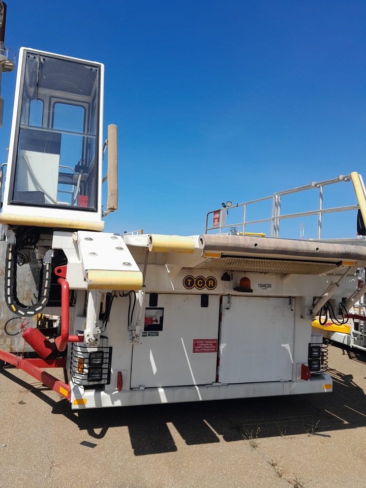 2PU1500 highloader - Chargeur de fret: photos 1 2PU1500 highloader - Chargeur de fret: photos 1