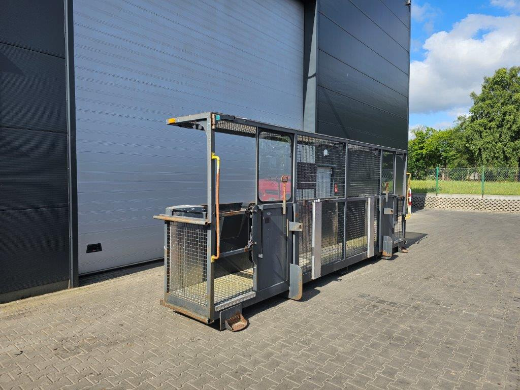 Hubtex Arbeitskorb BIG für Gabelstapler - Accessoire pour Chariot élévateur: photos 3 Hubtex Arbeitskorb BIG für Gabelstapler - Accessoire pour Chariot élévateur: photos 3