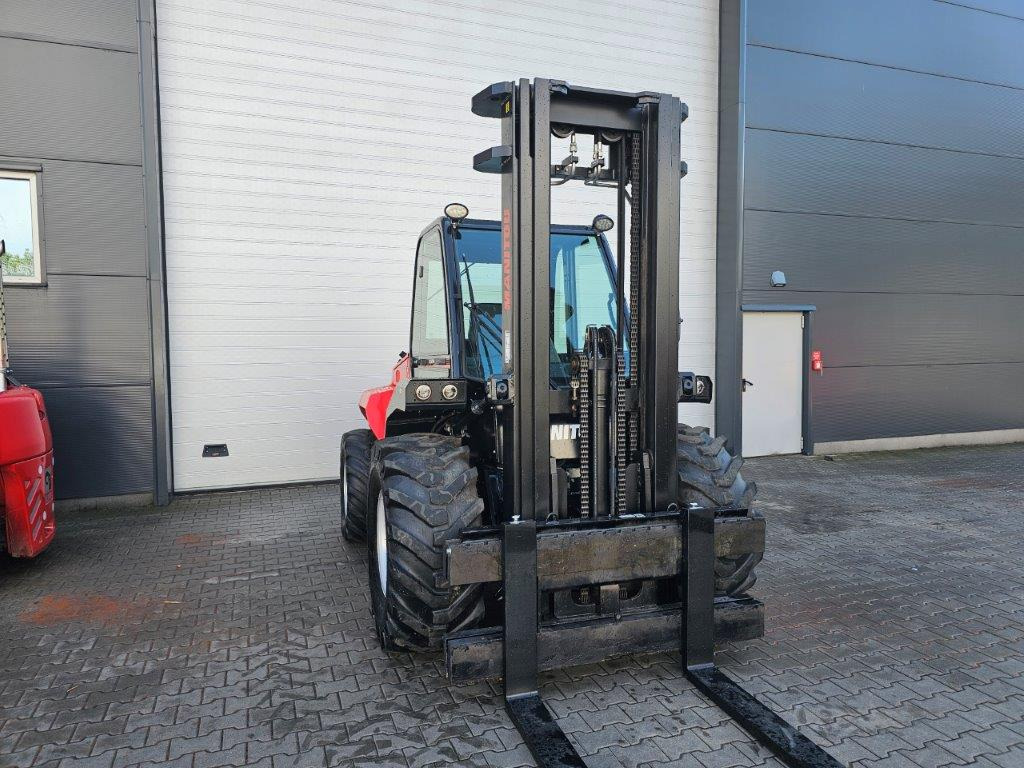 Manitou M50-4D - TRIPLEX- 4x4 - Chariot tout terrain: photos 4 Manitou M50-4D - TRIPLEX- 4x4 - Chariot tout terrain: photos 4
