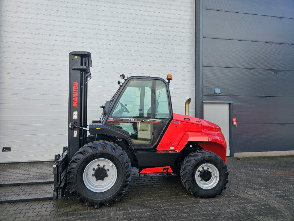 Manitou M50-4D - TRIPLEX- 4x4 - Chariot tout terrain: photos 1 Manitou M50-4D - TRIPLEX- 4x4 - Chariot tout terrain: photos 1