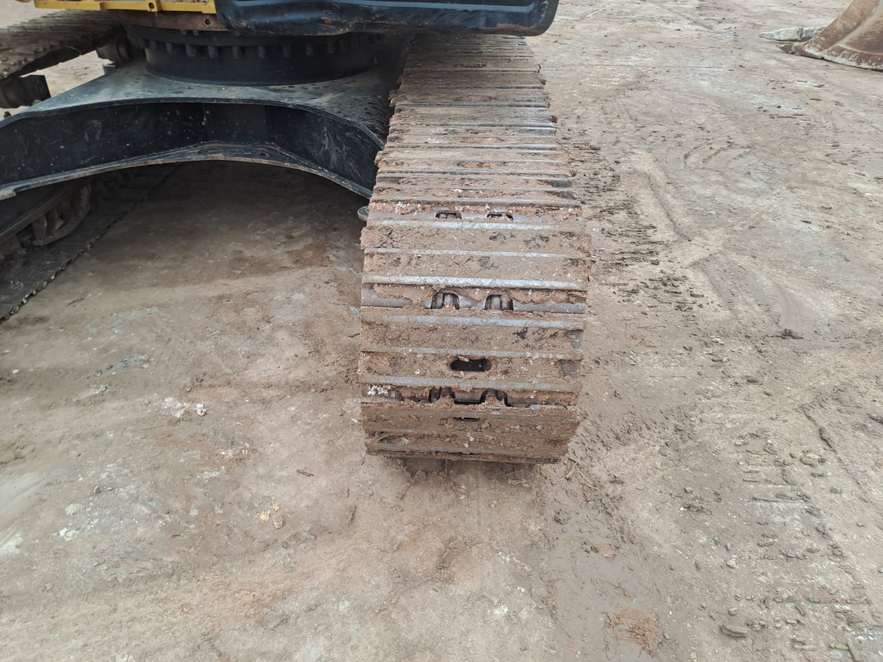 Pelle sur chenille CATERPILLAR 323FLN IHC: photos 12 Pelle sur chenille CATERPILLAR 323FLN IHC: photos 12