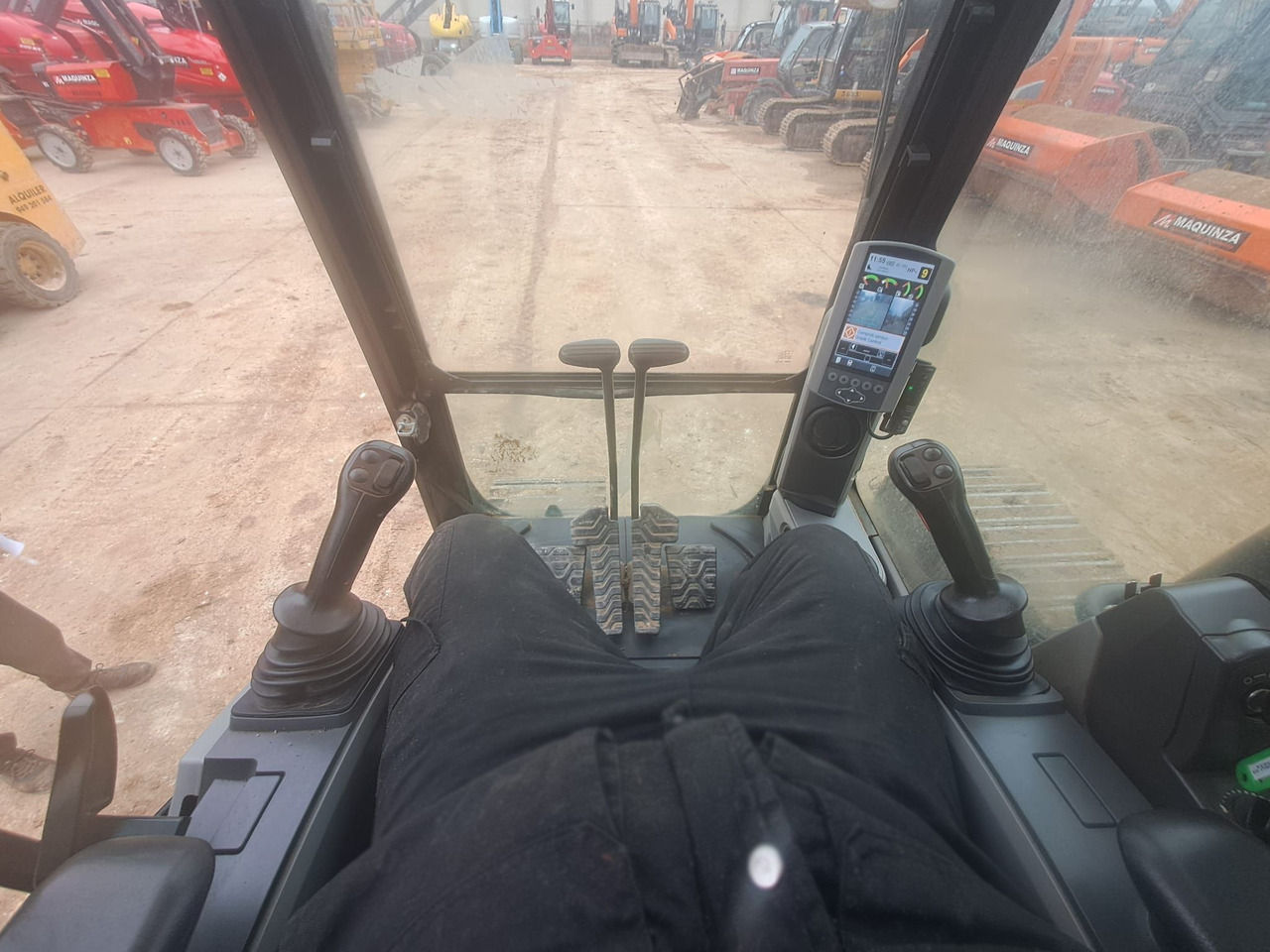 Pelle sur chenille CATERPILLAR 323FLN IHC: photos 16 Pelle sur chenille CATERPILLAR 323FLN IHC: photos 16