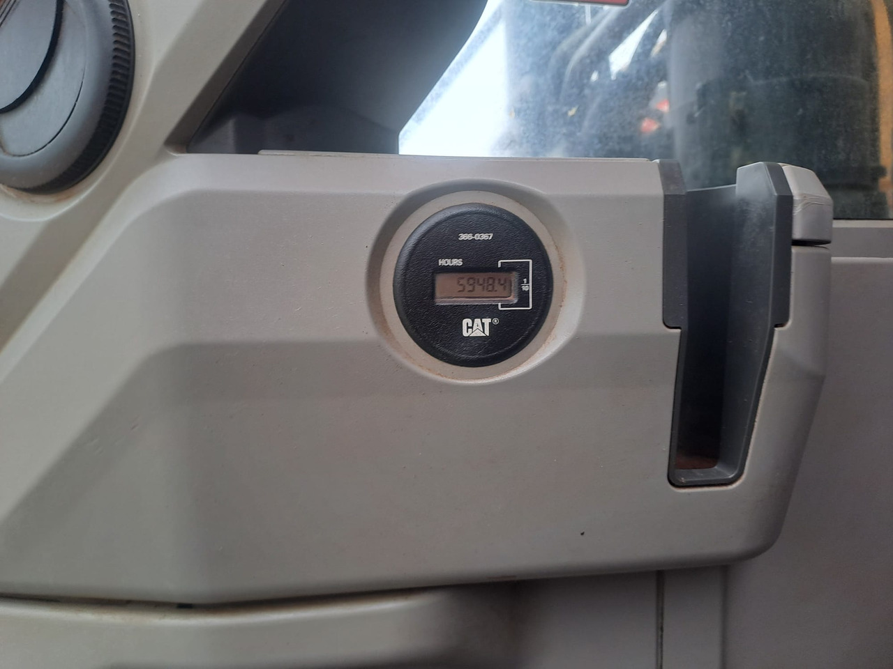 Pelle sur chenille CATERPILLAR 323FLN IHC: photos 14 Pelle sur chenille CATERPILLAR 323FLN IHC: photos 14