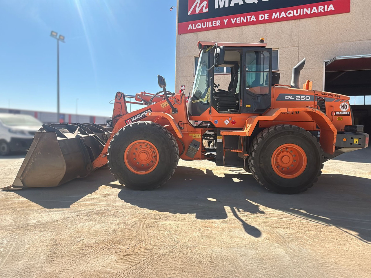 DOOSAN DL250-3 - Chargeuse sur pneus: photos 3 DOOSAN DL250-3 - Chargeuse sur pneus: photos 3