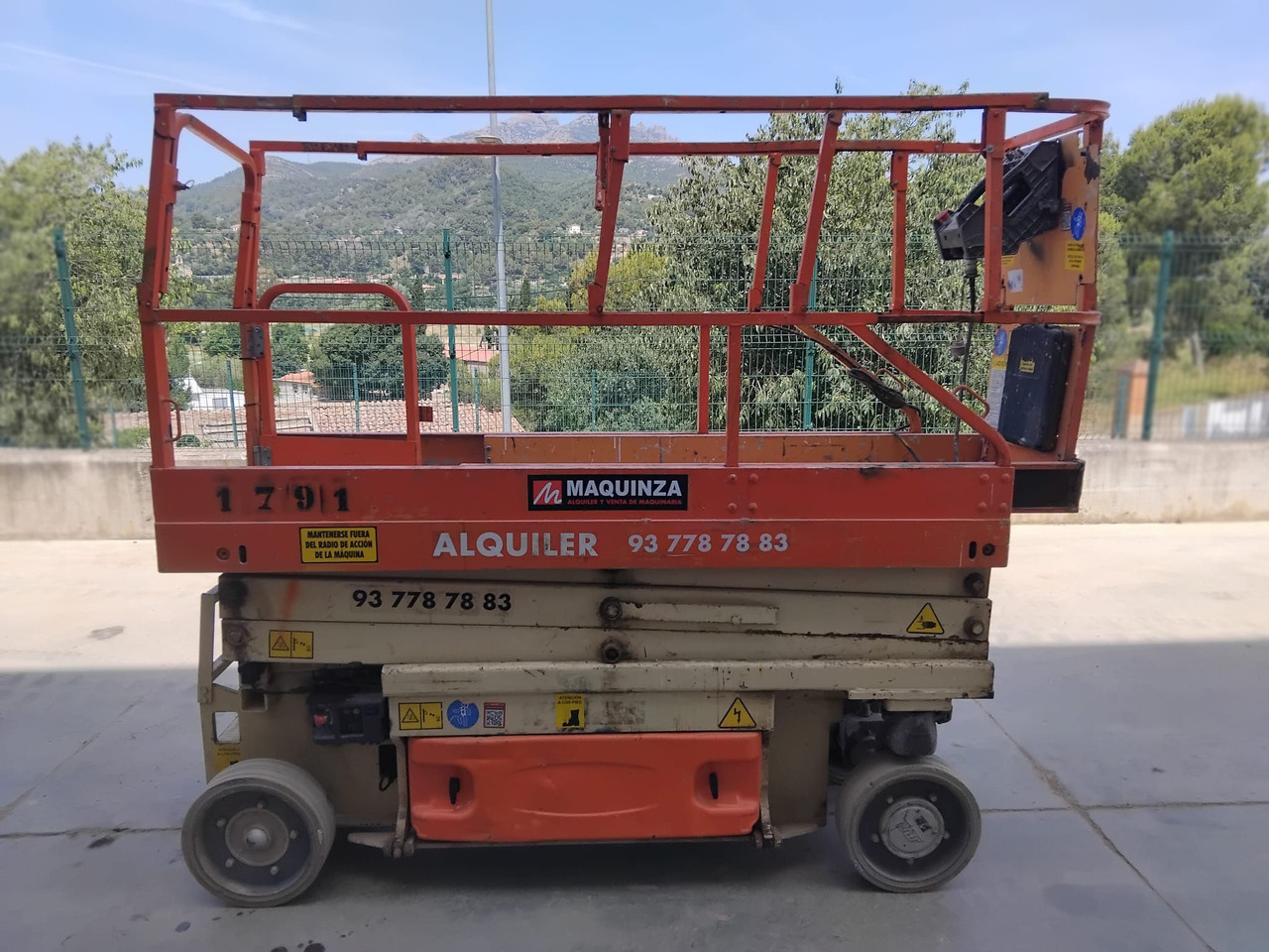 JLG 2030ES - Nacelle ciseaux: photos 2 JLG 2030ES - Nacelle ciseaux: photos 2