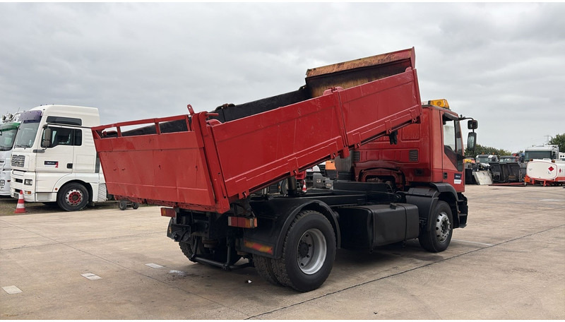 Iveco Eurotech 240 E 42 (POMPE MANUELLE / MANUAL PUMP / MANUAL GEARBOX / BOITE MANUELLE) - Camion benne: photos 5 Iveco Eurotech 240 E 42 (POMPE MANUELLE / MANUAL PUMP / MANUAL GEARBOX / BOITE MANUELLE) - Camion benne: photos 5