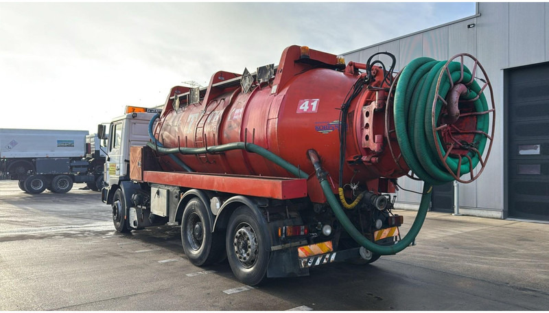 MAN 26.293 (EURO 2 / 15000L / 6X2 / BIG AXLE / GRAND PONT) - Camion hydrocureur: photos 5 MAN 26.293 (EURO 2 / 15000L / 6X2 / BIG AXLE / GRAND PONT) - Camion hydrocureur: photos 5