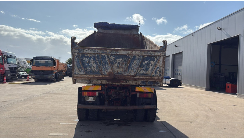 MAN 27.403 (6X6 / GRAND PONT / LAMES / BIG AXLE / 6 CYLINDER) - Camion benne: photos 5 MAN 27.403 (6X6 / GRAND PONT / LAMES / BIG AXLE / 6 CYLINDER) - Camion benne: photos 5