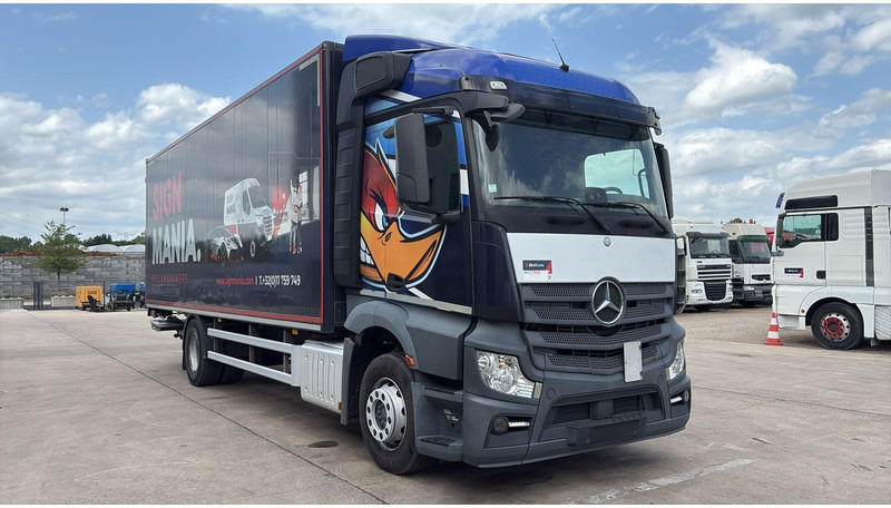 Mercedes-Benz ACTROS 1940 (BE TRUCK / TOP CONDITION / LIFT / AIRCO / BOX 8.06X2.47X2.62) - Camion fourgon: photos 3 Mercedes-Benz ACTROS 1940 (BE TRUCK / TOP CONDITION / LIFT / AIRCO / BOX 8.06X2.47X2.62) - Camion fourgon: photos 3