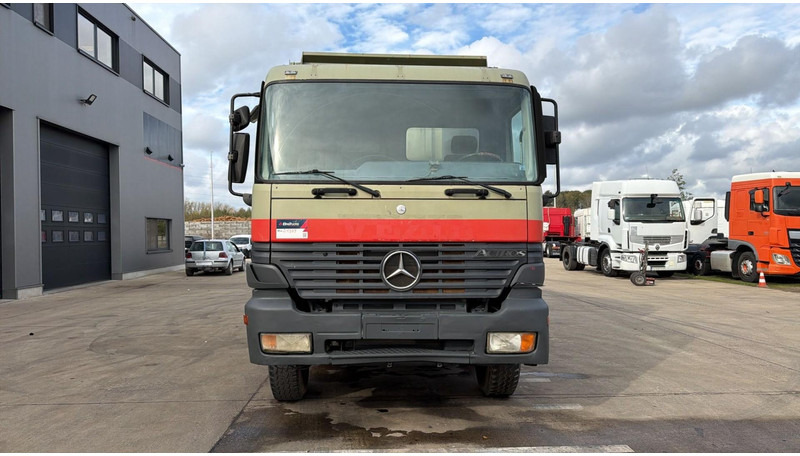 Mercedes-Benz Actros 3235 (EPS / LAMES / GRAND PONT / STEEL SUSP. / 3 PEDALES / MP1) - Camion benne: photos 2 Mercedes-Benz Actros 3235 (EPS / LAMES / GRAND PONT / STEEL SUSP. / 3 PEDALES / MP1) - Camion benne: photos 2