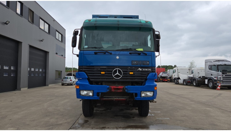 Mercedes-Benz Actros 4143 (EPS / 8X6 / LAMES / GRAND PONT / V6 / 3 PEDALES / MP1) - Camion benne: photos 2 Mercedes-Benz Actros 4143 (EPS / 8X6 / LAMES / GRAND PONT / V6 / 3 PEDALES / MP1) - Camion benne: photos 2