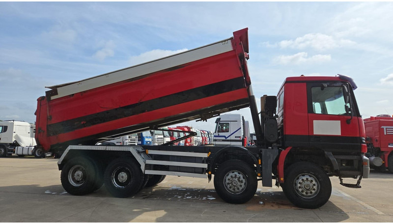 Mercedes-Benz Actros 4148 (8X8 / EPS / LAMES / GRAND PONT / V8 / COUVERTURE BENNE / GRAND BENNE !!!) - Camion benne: photos 3 Mercedes-Benz Actros 4148 (8X8 / EPS / LAMES / GRAND PONT / V8 / COUVERTURE BENNE / GRAND BENNE !!!) - Camion benne: photos 3