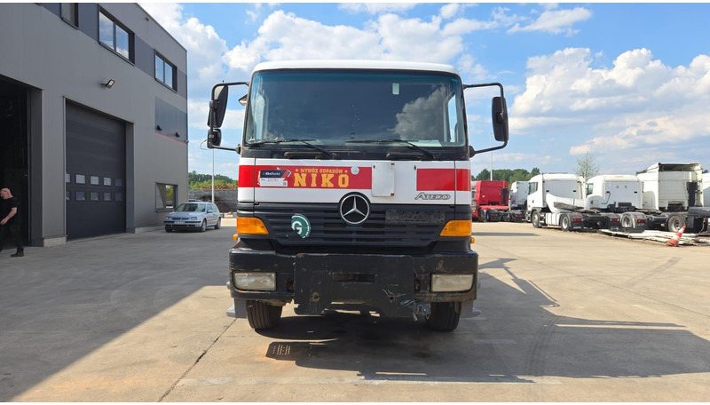 Mercedes-Benz Atego 1823 (BIG AXLE / STEEL SUSP. / LAMES / BOITE MANUELLE / MANUAL GETRIEBE) - Camion porte-conteneur/ Caisse mobile: photos 2 Mercedes-Benz Atego 1823 (BIG AXLE / STEEL SUSP. / LAMES / BOITE MANUELLE / MANUAL GETRIEBE) - Camion porte-conteneur/ Caisse mobile: photos 2