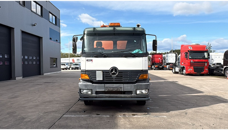 Mercedes-Benz Atego 2528 (14500L / LAMES DEVANT / 6X2 / BOITE MANUELLE) - Camion hydrocureur: photos 2 Mercedes-Benz Atego 2528 (14500L / LAMES DEVANT / 6X2 / BOITE MANUELLE) - Camion hydrocureur: photos 2