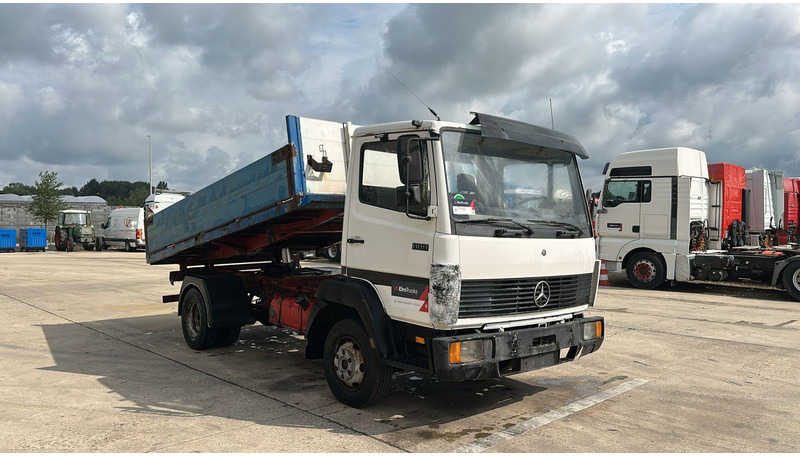 Mercedes-Benz SK 809 (POMPE MANUELLE / MANUAL PUMP / HELPER / AUXILAIRY / SPER / STEEL SUSP.) - Camion benne: photos 5 Mercedes-Benz SK 809 (POMPE MANUELLE / MANUAL PUMP / HELPER / AUXILAIRY / SPER / STEEL SUSP.) - Camion benne: photos 5