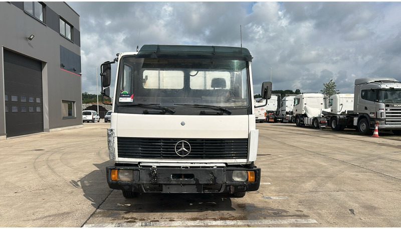 Mercedes-Benz SK 809 (POMPE MANUELLE / MANUAL PUMP / HELPER / AUXILAIRY / SPER / STEEL SUSP.) - Camion benne: photos 1 Mercedes-Benz SK 809 (POMPE MANUELLE / MANUAL PUMP / HELPER / AUXILAIRY / SPER / STEEL SUSP.) - Camion benne: photos 1
