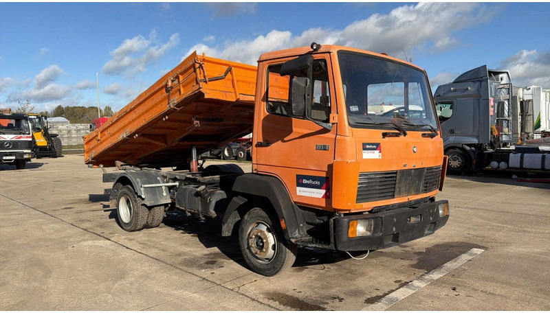 Mercedes-Benz SK 814 (3 WAY TIPPER / MANUAL PUMP / AUXILAIRY / SPER / STEEL SUSP. / LAMES) - Camion benne: photos 2 Mercedes-Benz SK 814 (3 WAY TIPPER / MANUAL PUMP / AUXILAIRY / SPER / STEEL SUSP. / LAMES) - Camion benne: photos 2
