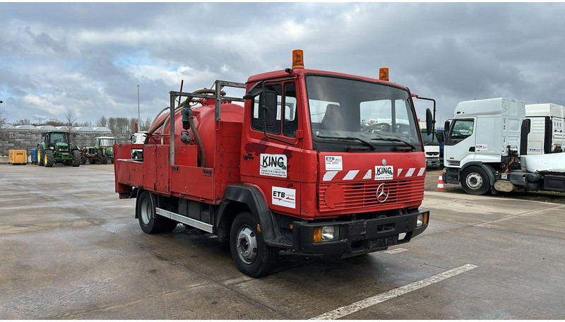 Mercedes-Benz SK 814 (VIDANGEUR / VACUUM / AUXILAIRY / SPER / STEEL SUSP. / LAMES) - Camion hydrocureur: photos 3 Mercedes-Benz SK 814 (VIDANGEUR / VACUUM / AUXILAIRY / SPER / STEEL SUSP. / LAMES) - Camion hydrocureur: photos 3