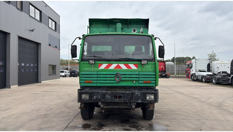 Renault G 300 MAXTER (GRAND PONT / POMPE MANUELLE / 6X4) - Camion benne: photos 2 Renault G 300 MAXTER (GRAND PONT / POMPE MANUELLE / 6X4) - Camion benne: photos 2