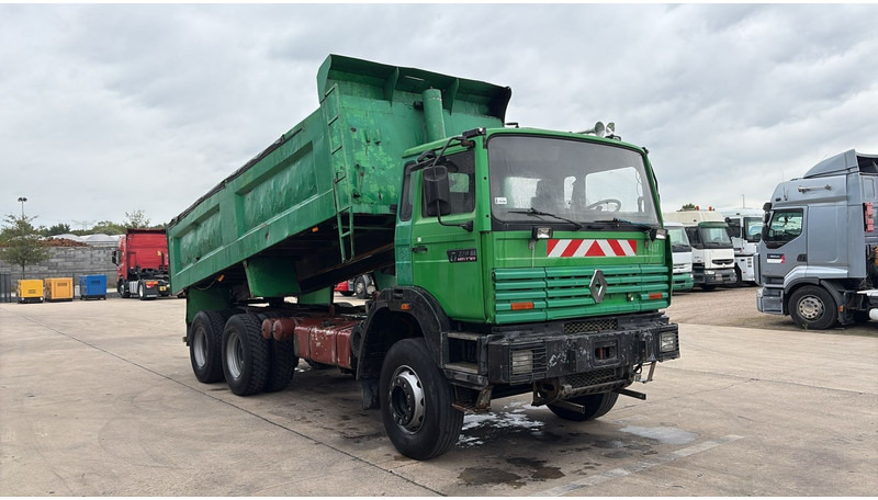 Renault G 300 MAXTER (GRAND PONT / POMPE MANUELLE / 6X4) - Camion benne: photos 3 Renault G 300 MAXTER (GRAND PONT / POMPE MANUELLE / 6X4) - Camion benne: photos 3