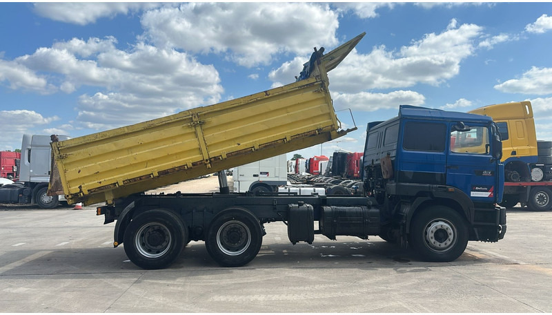 Renault G 330 Manager (GRAND PONT / LAMES / POMPE MANUELLE / MANUAL PUMP) - Camion benne: photos 2 Renault G 330 Manager (GRAND PONT / LAMES / POMPE MANUELLE / MANUAL PUMP) - Camion benne: photos 2
