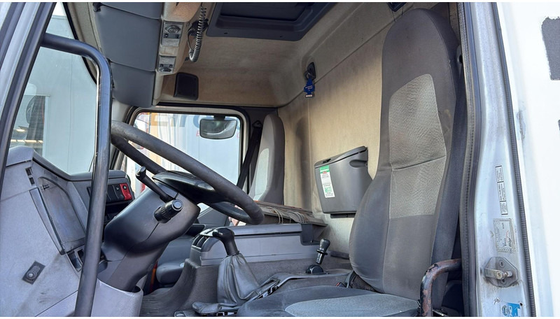 Renault Premium 320 (FULL STEEL / LAMES / BOITE MANUELLE / MANUAL GEARBOX) en leasing occasion Renault Premium 320 (FULL STEEL / LAMES / BOITE MANUELLE / MANUAL GEARBOX): photos 20