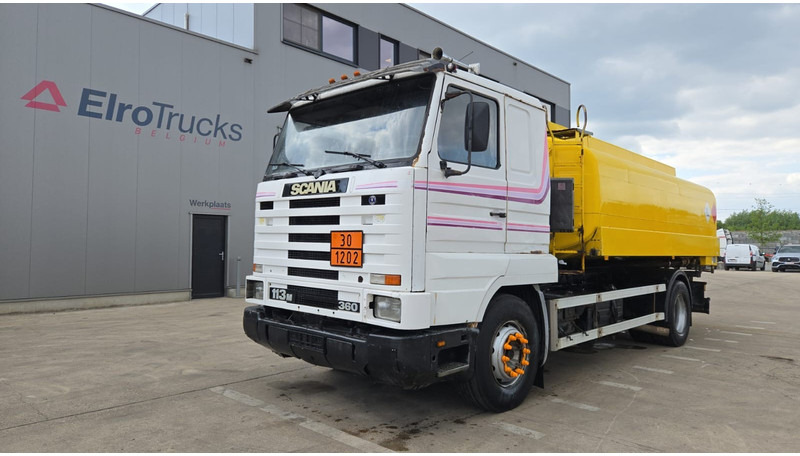 Scania 113-360 (13500L / POMPE MANUELLE / MANUAL PUMP / TOP CONDITION / WITH PUMP + COUNTER !!) - Camion citerne: photos 1 Scania 113-360 (13500L / POMPE MANUELLE / MANUAL PUMP / TOP CONDITION / WITH PUMP + COUNTER !!) - Camion citerne: photos 1