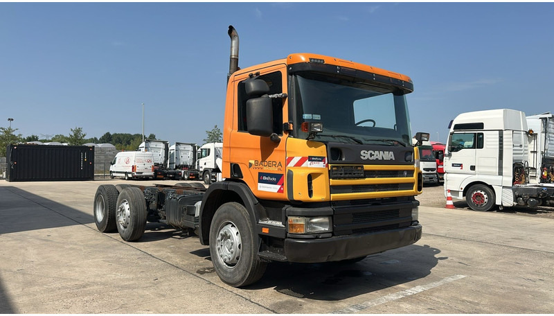 Scania 94 G (MANUAL PUMP / POMPE MANUELLE / BOITE MANUELLE / MANUAL GEARBOX) - Châssis cabine: photos 2 Scania 94 G (MANUAL PUMP / POMPE MANUELLE / BOITE MANUELLE / MANUAL GEARBOX) - Châssis cabine: photos 2