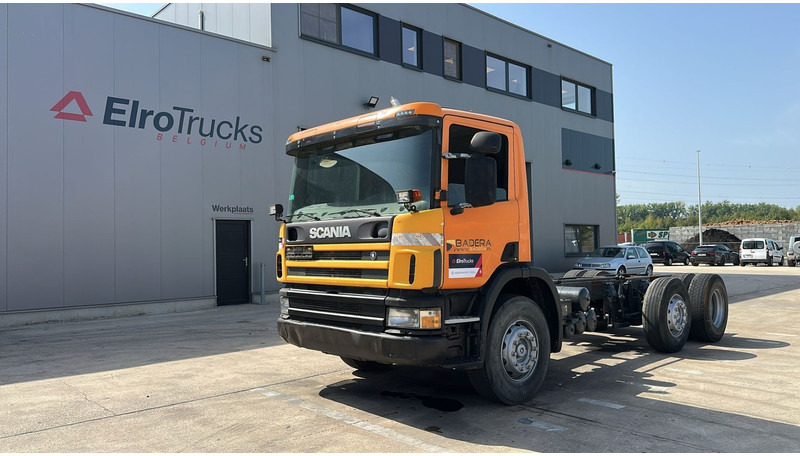 Scania 94 G (MANUAL PUMP / POMPE MANUELLE / BOITE MANUELLE / MANUAL GEARBOX) - Châssis cabine: photos 1 Scania 94 G (MANUAL PUMP / POMPE MANUELLE / BOITE MANUELLE / MANUAL GEARBOX) - Châssis cabine: photos 1