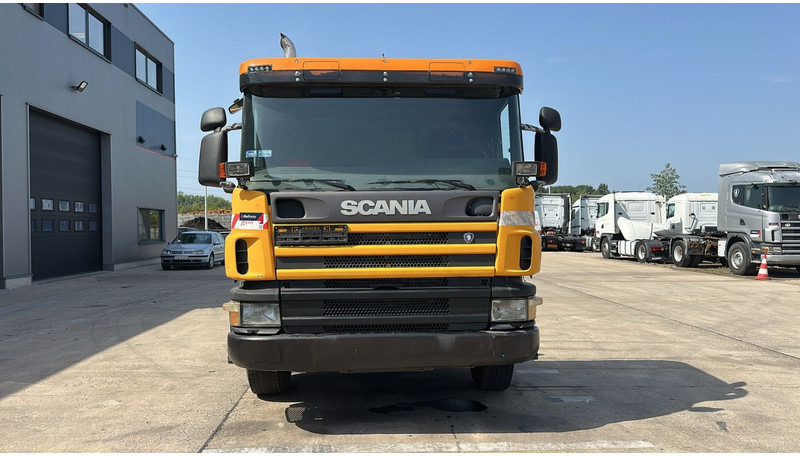 Scania 94 G (MANUAL PUMP / POMPE MANUELLE / BOITE MANUELLE / MANUAL GEARBOX) - Châssis cabine: photos 3 Scania 94 G (MANUAL PUMP / POMPE MANUELLE / BOITE MANUELLE / MANUAL GEARBOX) - Châssis cabine: photos 3