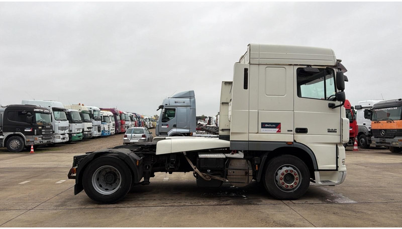 DAF 105 XF 410 (BOITE MANUELLE / MANUAL GEARBOX) - Tracteur routier: photos 3 DAF 105 XF 410 (BOITE MANUELLE / MANUAL GEARBOX) - Tracteur routier: photos 3