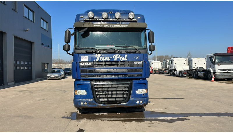 DAF 105 XF 410 (BOITE MANUELLE / MANUAL GEARBOX / GOOD CONDITION) - Tracteur routier: photos 2 DAF 105 XF 410 (BOITE MANUELLE / MANUAL GEARBOX / GOOD CONDITION) - Tracteur routier: photos 2