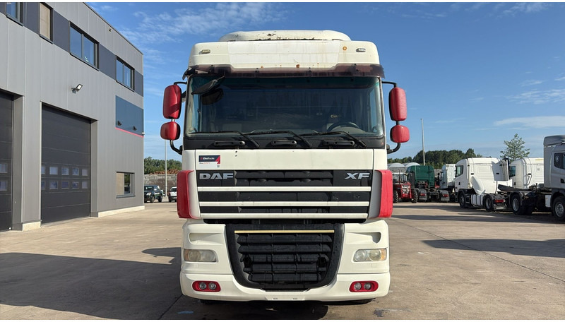 DAF 105 XF 460 (BOITE MANUELLE / MANUAL GEARBOX) - Tracteur routier: photos 2 DAF 105 XF 460 (BOITE MANUELLE / MANUAL GEARBOX) - Tracteur routier: photos 2