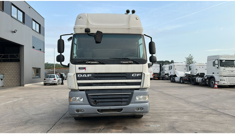 DAF 85 CF 410 (BOITE MANUELLE / MANUAL GEARBOX / GOOD CONDITION / BONNE ETAT) - Tracteur routier: photos 2 DAF 85 CF 410 (BOITE MANUELLE / MANUAL GEARBOX / GOOD CONDITION / BONNE ETAT) - Tracteur routier: photos 2