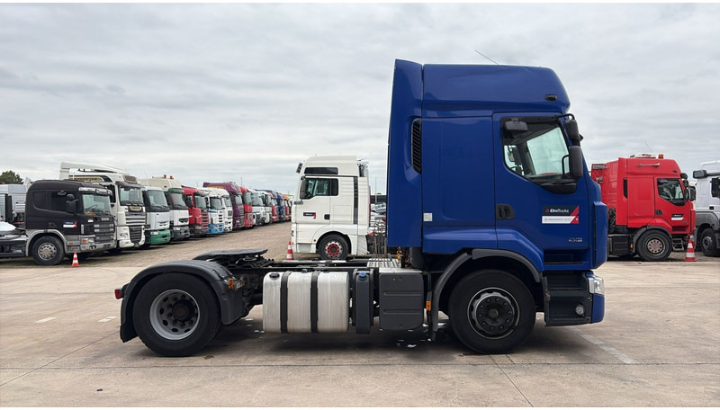 Renault Premium 450 DXI (BOITE MANUELLE / MANUAL GEARBOX) - Tracteur routier: photos 4 Renault Premium 450 DXI (BOITE MANUELLE / MANUAL GEARBOX) - Tracteur routier: photos 4
