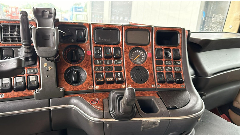 Tracteur routier Scania 164 - 480 Topline (MANUAL GEARBOX / RETARDER ): photos 13