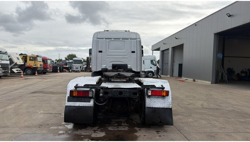 Scania R164-480 (RETARDER / BOITE MANUELLE / MANUAL GEARBOX / STEEL SUSP. / LAMES / V8) - Tracteur routier: photos 5 Scania R164-480 (RETARDER / BOITE MANUELLE / MANUAL GEARBOX / STEEL SUSP. / LAMES / V8) - Tracteur routier: photos 5