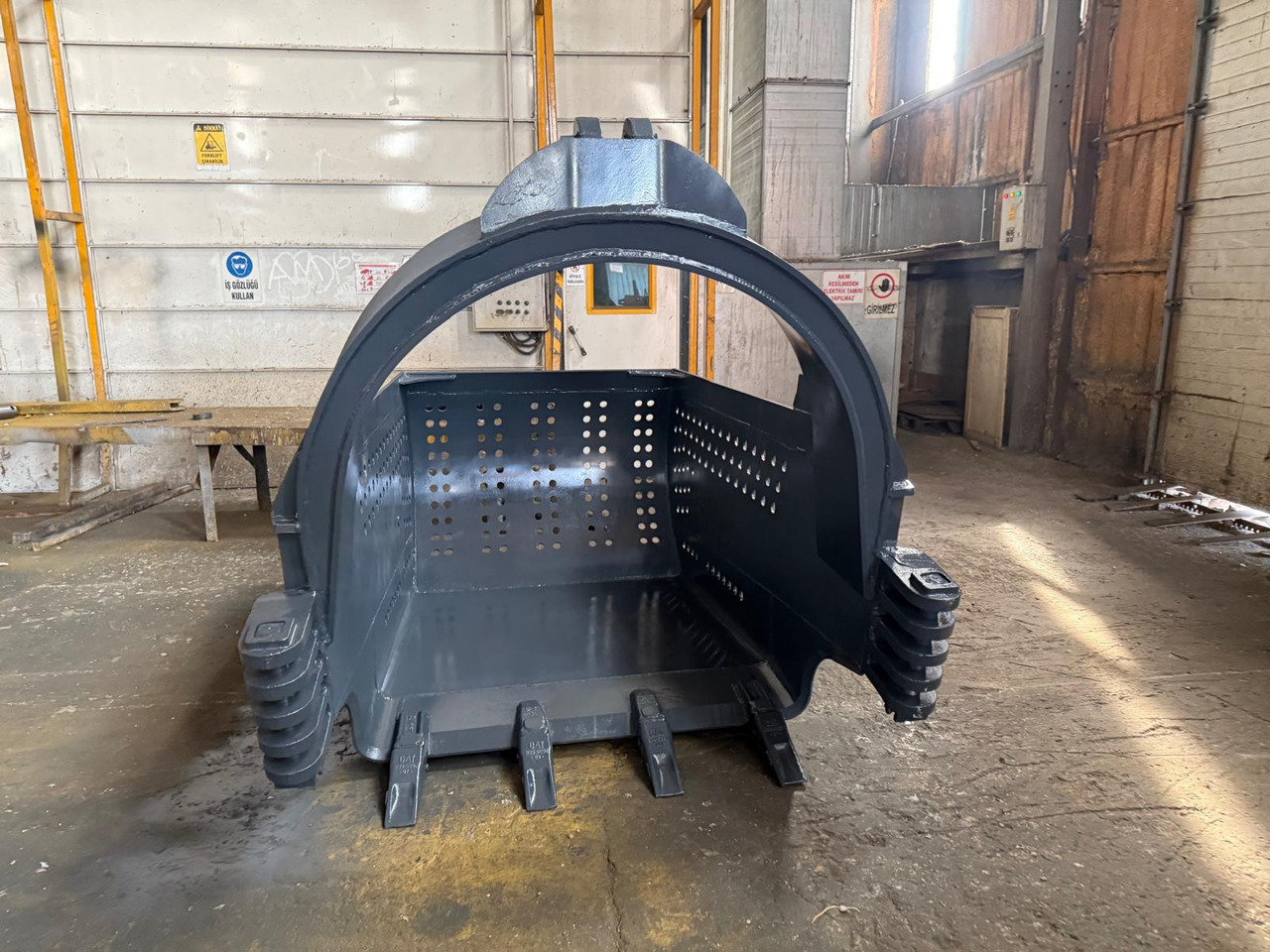 GALEN 2m3 Dragline Bucket - Dragline (pelle à benne traînante): photos 3 GALEN 2m3 Dragline Bucket - Dragline (pelle à benne traînante): photos 3
