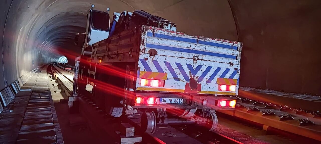 Galen Rail Mover - Pelle sur pneus: photos 3 Galen Rail Mover - Pelle sur pneus: photos 3