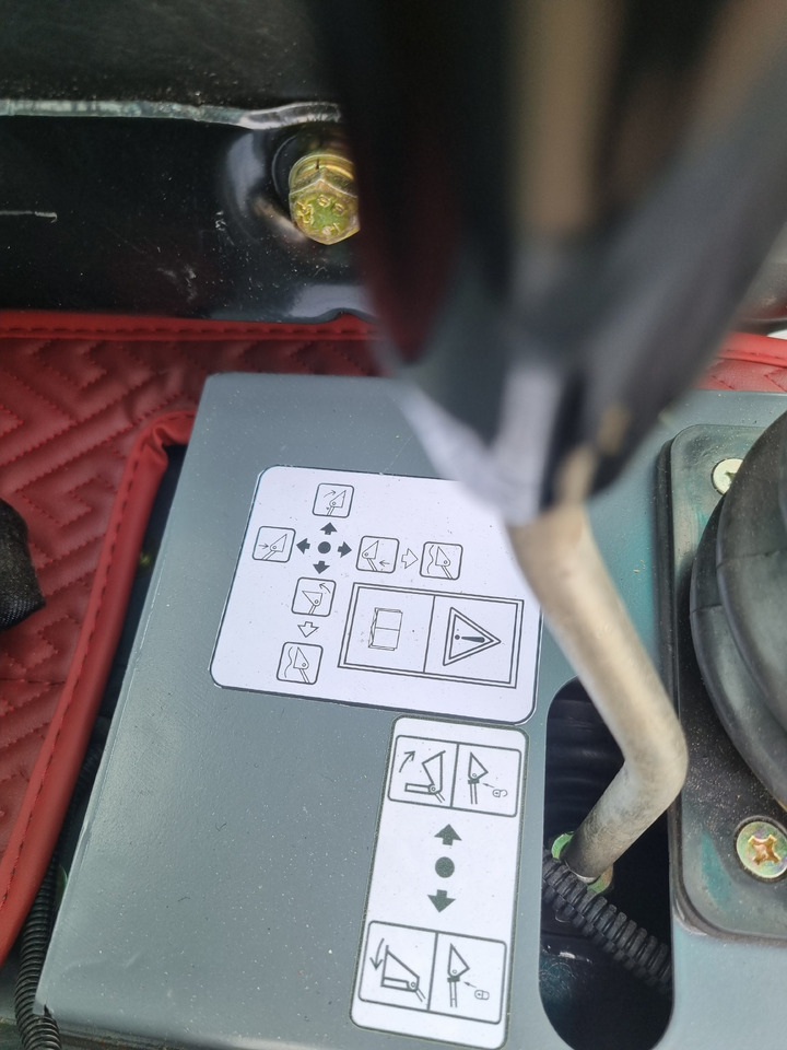 WCM L2412 - Chargeuse sur pneus: photos 5 WCM L2412 - Chargeuse sur pneus: photos 5