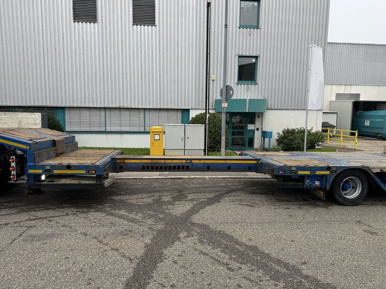 Doll S3L Tele-Tieflader+3,3m Radmulden Lift Lenkachse - Semi-remorque surbaissé: photos 4 Doll S3L Tele-Tieflader+3,3m Radmulden Lift Lenkachse - Semi-remorque surbaissé: photos 4