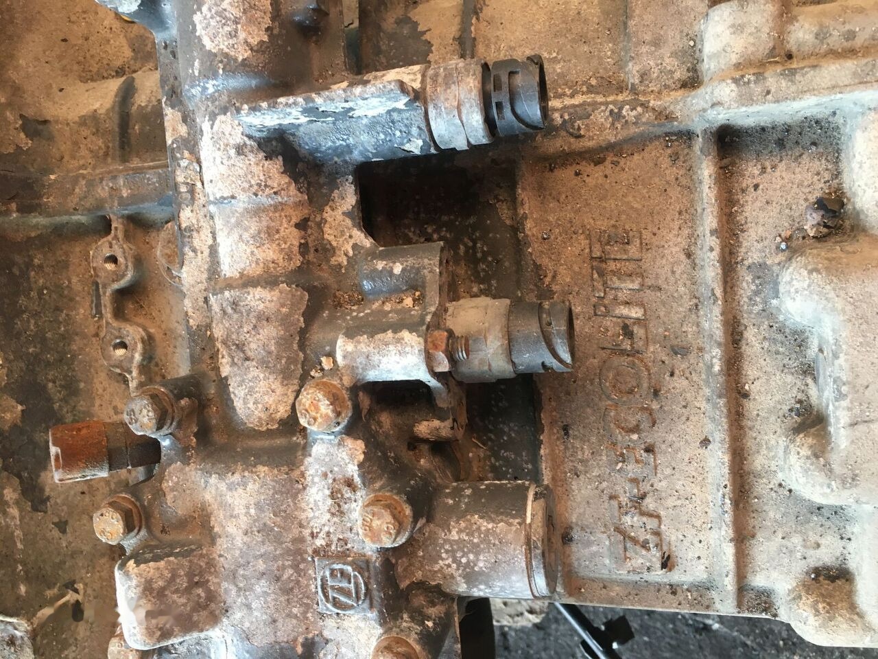 ZF 6s800 1700557   DAF - Boîte de vitesse pour Camion: photos 2 ZF 6s800 1700557   DAF - Boîte de vitesse pour Camion: photos 2